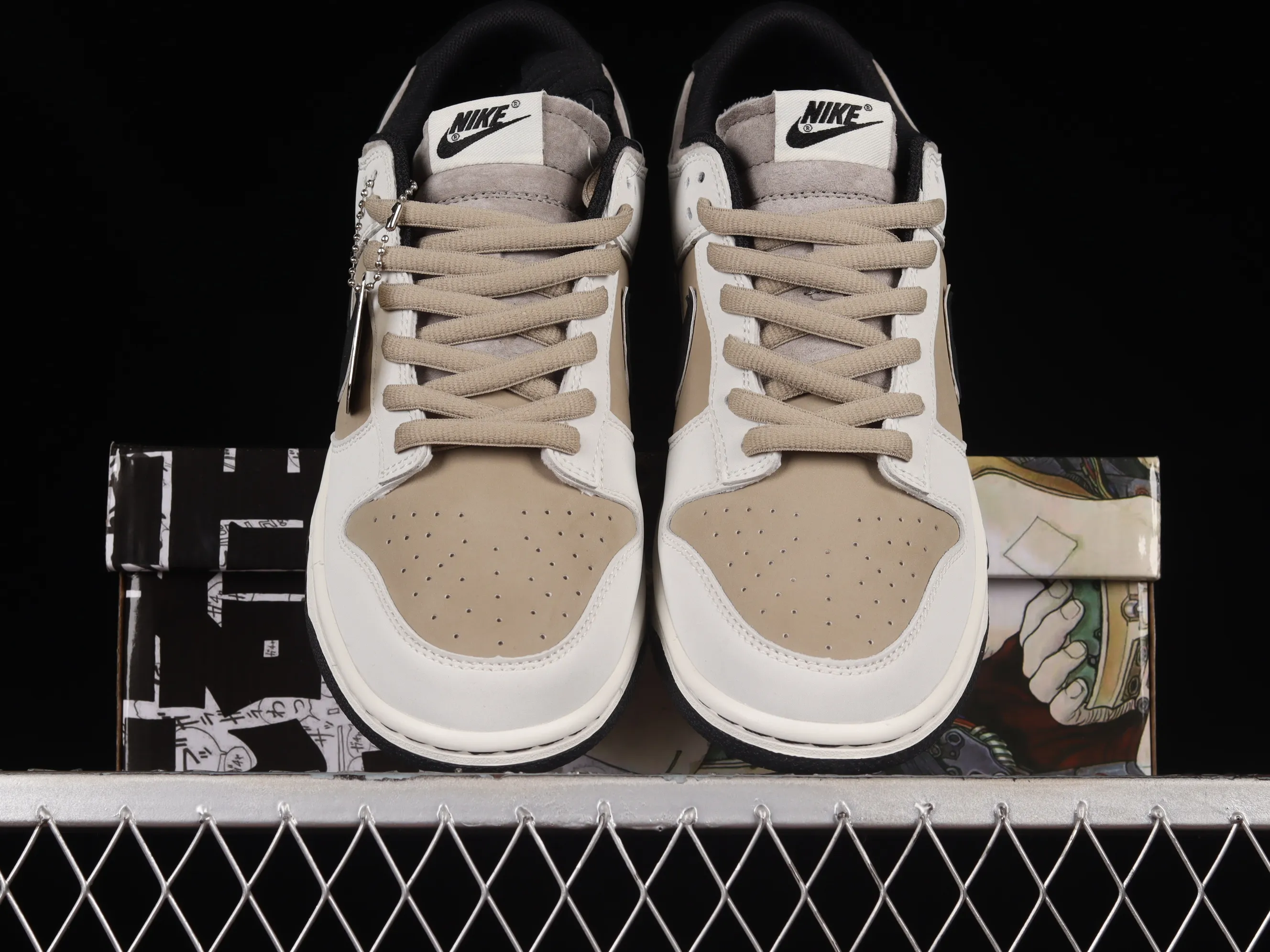 All Categories Nk SB Dunk Series Nk SB Dunk Low Low-top sneakers Otomo Katsuhiro x Nk SB Dunk Low "Steamboy OST" Otomo Katsuhiro co-branded SB low-top sports and leisure sneakers LF0039-037